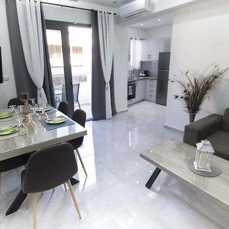 Nick And Helen Apartamento Perivolia  Exterior foto